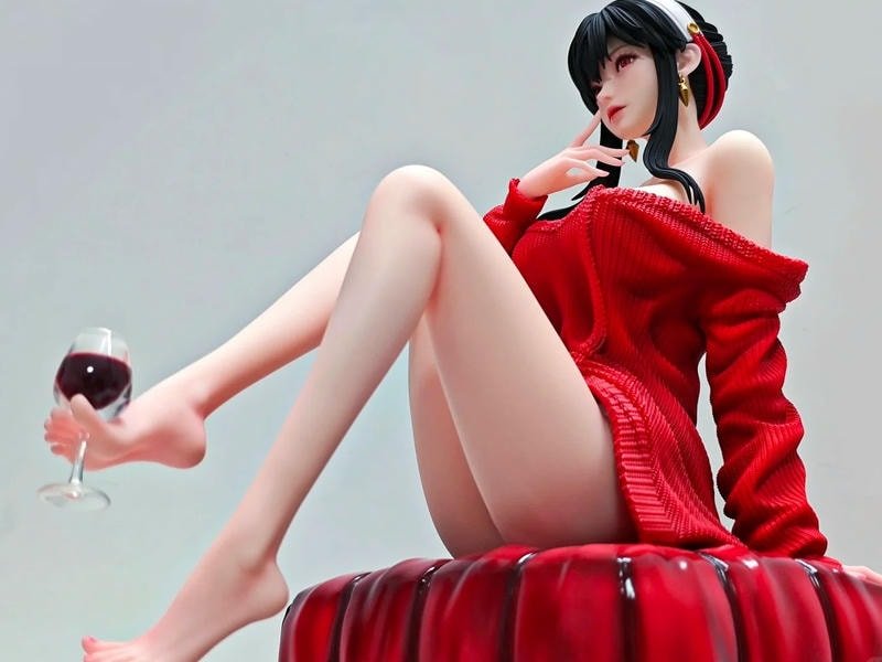 ánh mắt sắc lạnh đúng chất Yor Forger cosplay