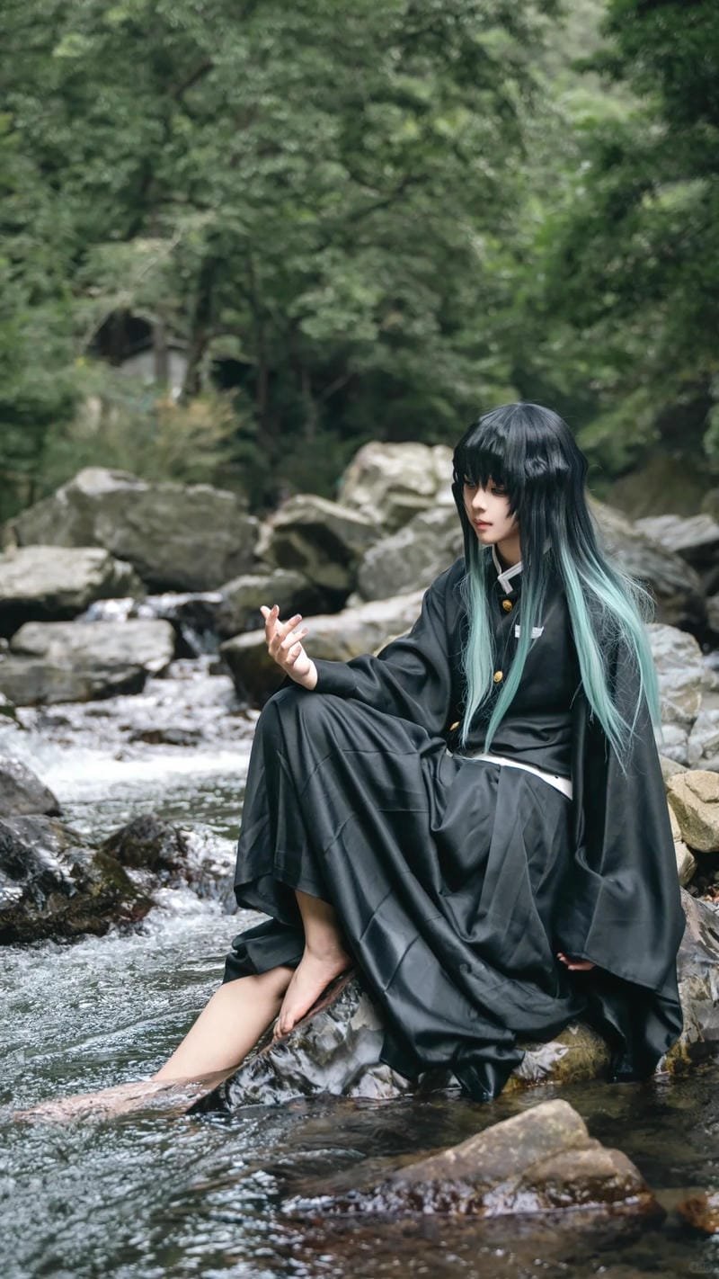 ánh mắt xa xăm đặc trưng của muichiro cosplay