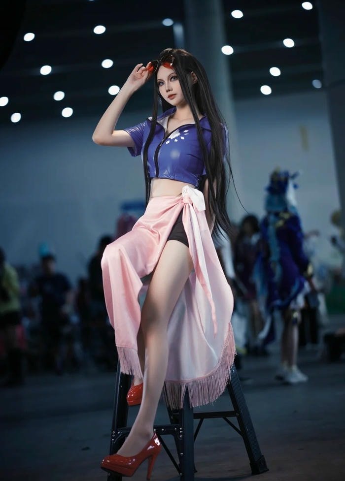 ánh sáng điện ảnh trong bộ ảnh cosplay robin
