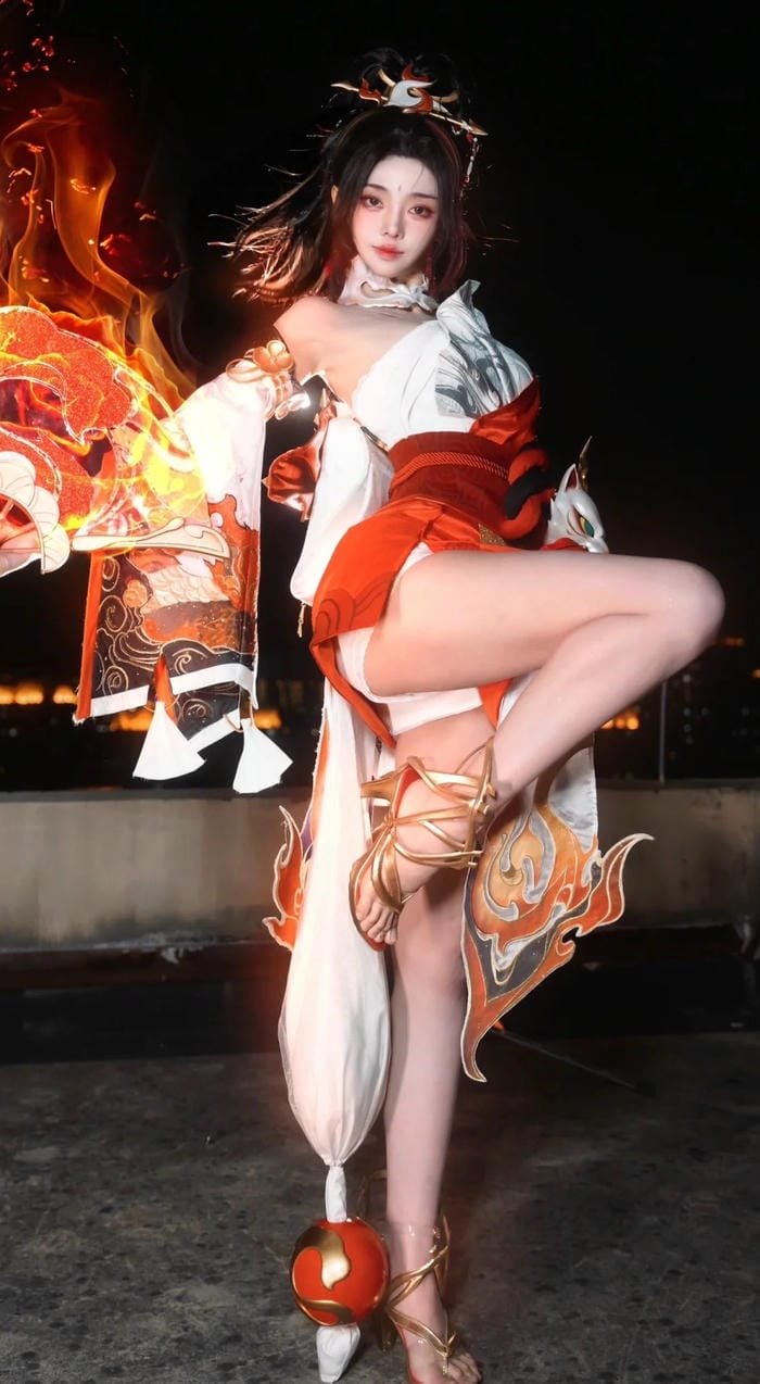 biểu cảm tự tin đúng chất mai shiranui cosplay