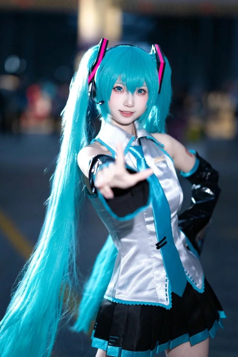 biểu cảm tươi sáng thường thấy cosplay miku