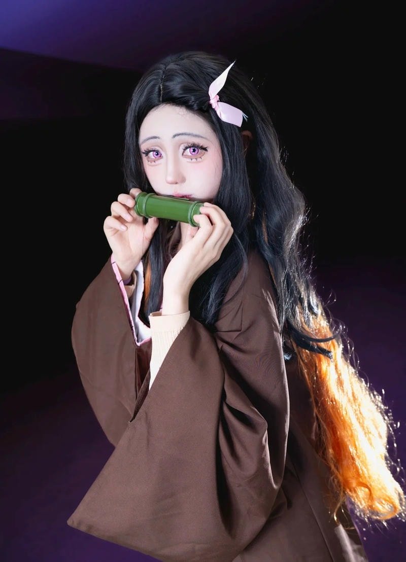 bối cảnh studio giúp nezuko cosplay nổi bật