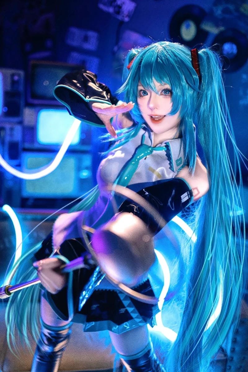 cảm giác năng động toát ra cosplay miku