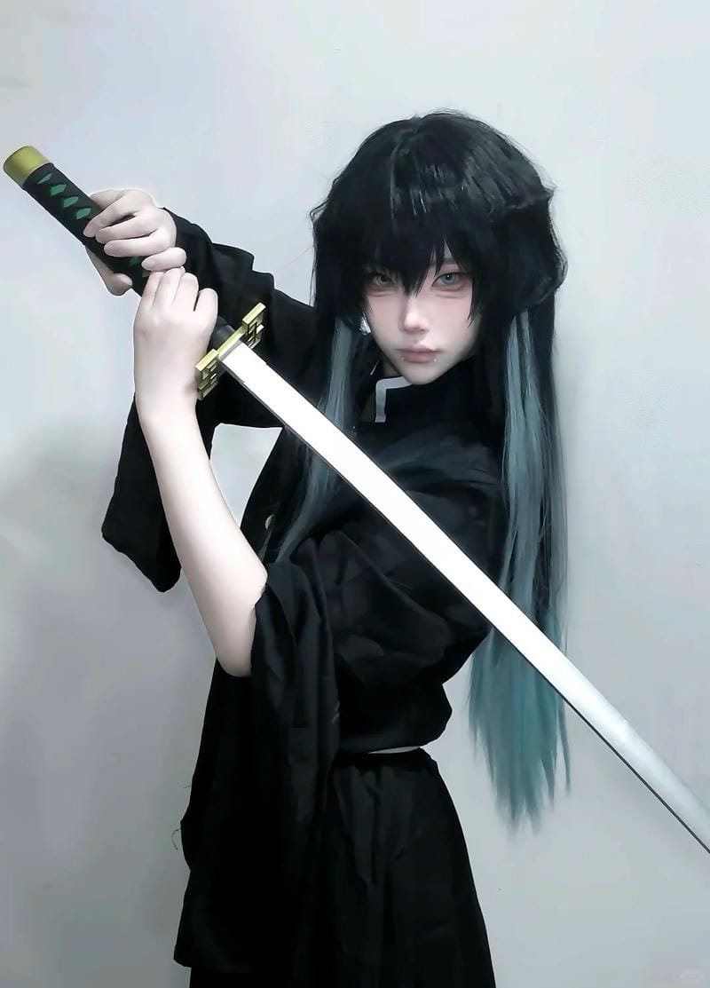 cảm xúc nội tâm thể hiện muichiro cosplay