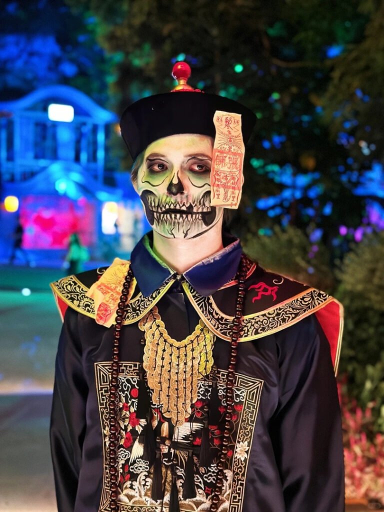 cosplay Halloween phong cách quái vật đầy sáng tạo