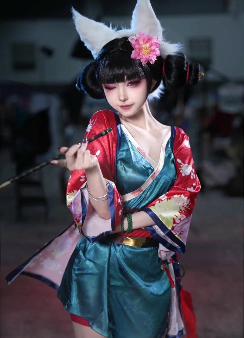 cosplay girls nổi bật với thần thái tự tin