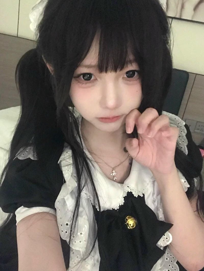 cosplay maid tạo cảm giác nhẹ nhàng thân thiện