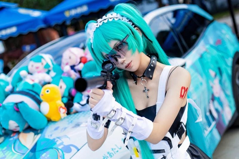 cosplay miku thể hiện hình tượng ca sĩ ảo
