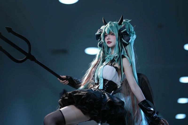 cosplay miku thể hiện nét trẻ trung hiện đại