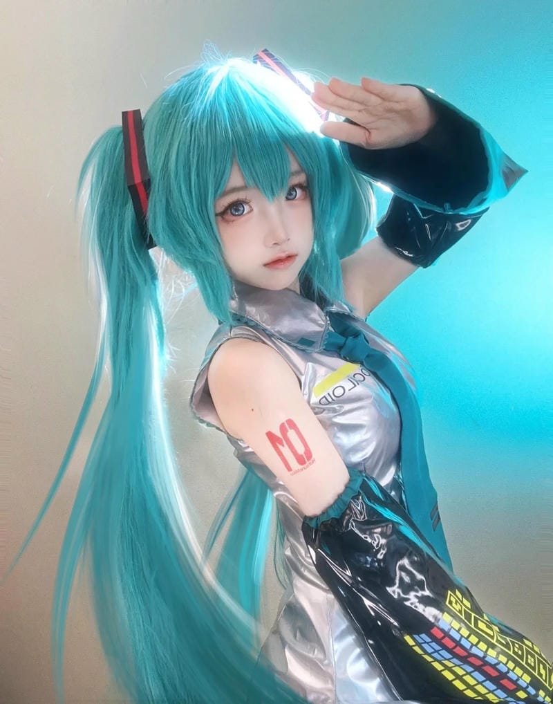 cosplay miku thu hút nhờ trang phục đặc trưng