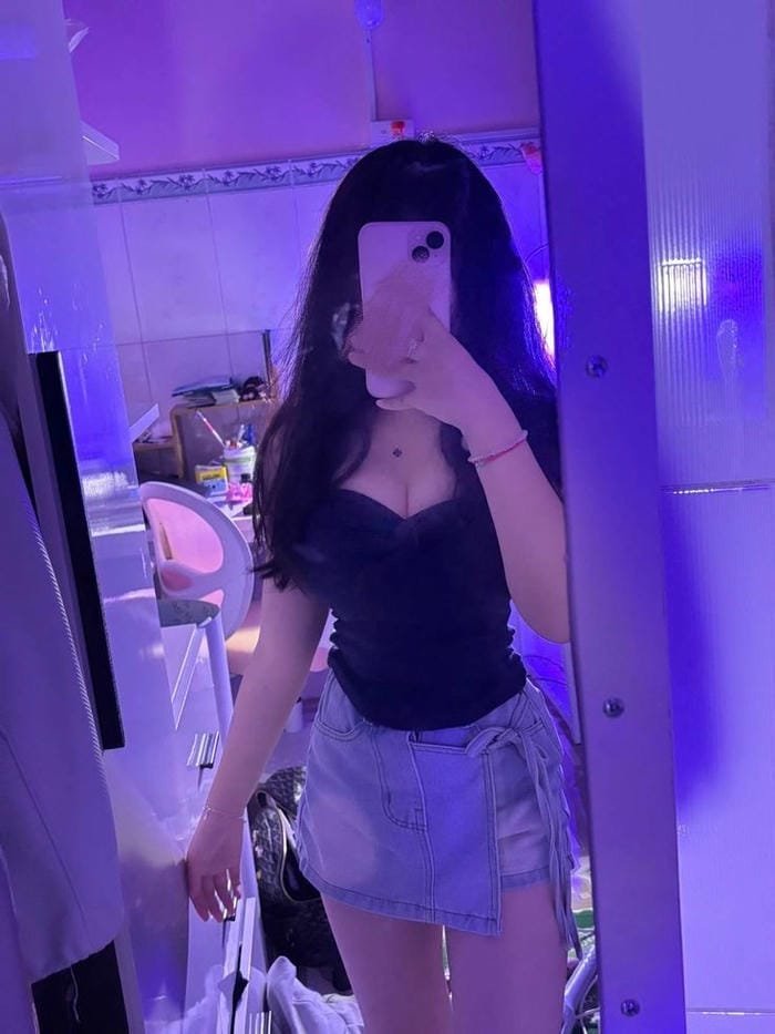 hình ảnh học sinh vú to cực căng tròn