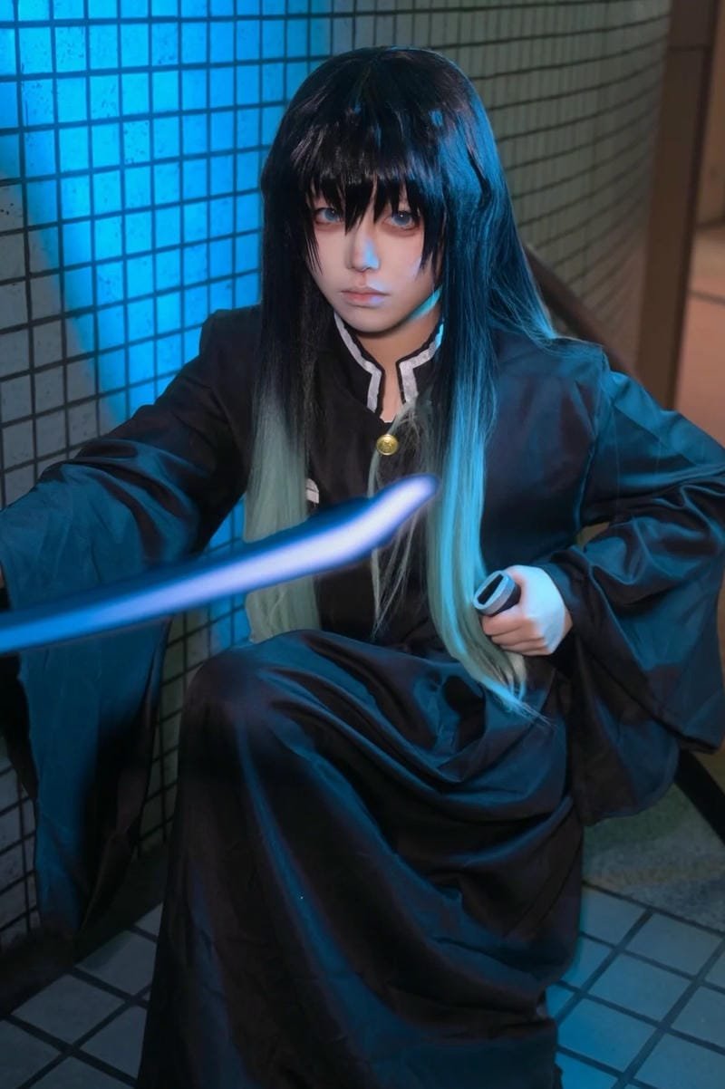 hình tượng trụ cột trẻ của muichiro cosplay