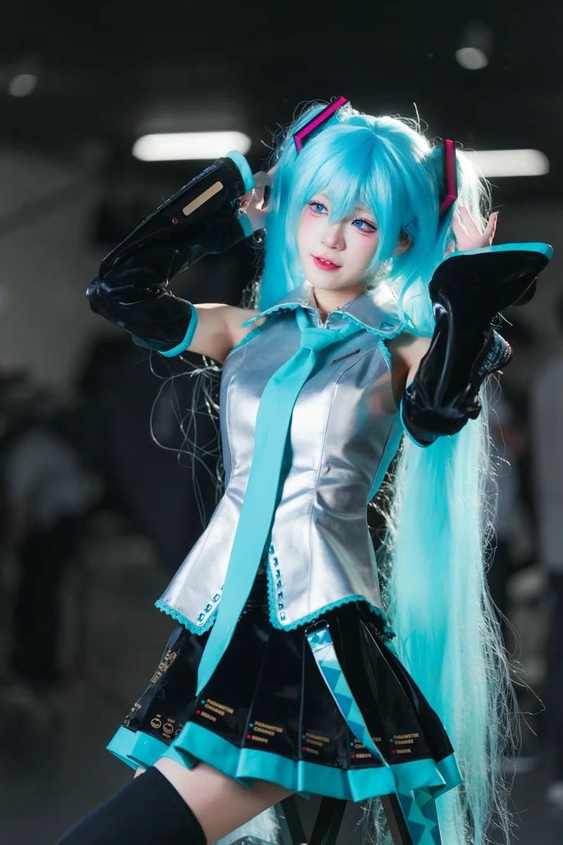 không khí trẻ trung lan tỏa từ cosplay miku