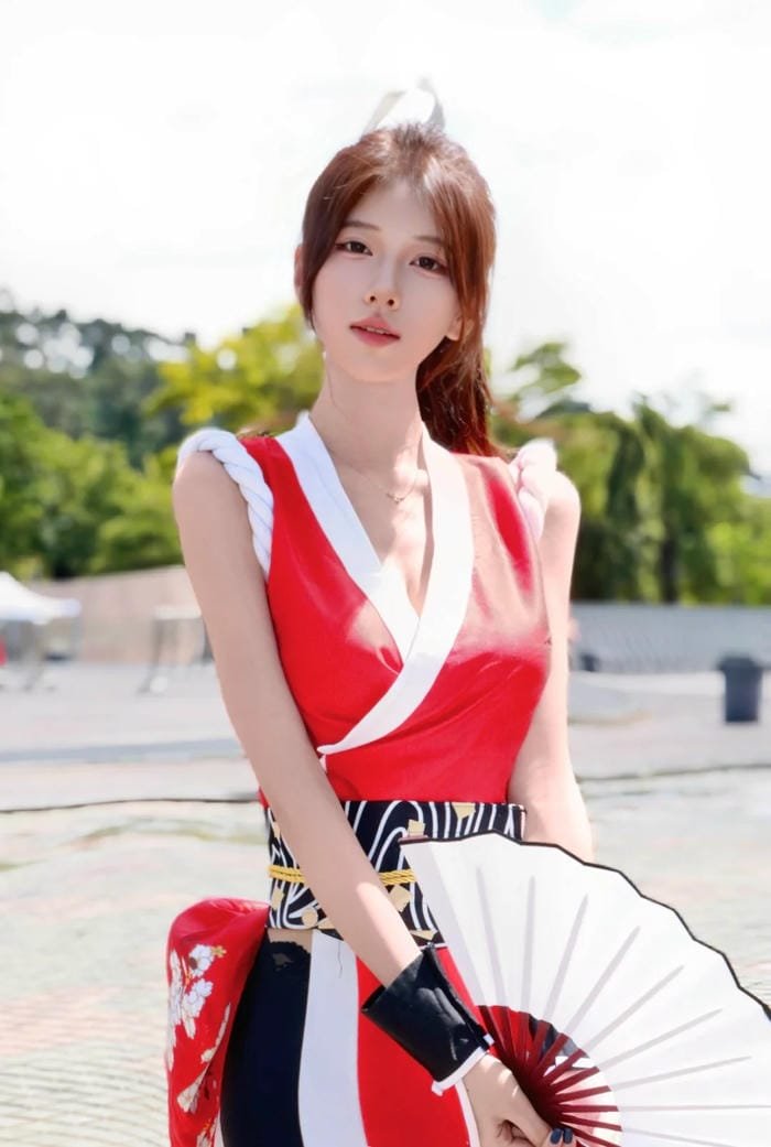 mai shiranui cosplay mang cảm giác cổ điển pha hiện đại