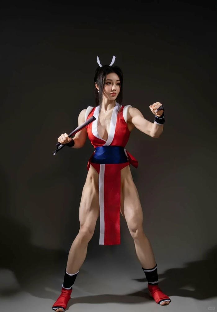 mai shiranui cosplay phù hợp concept chụp ảnh hành động