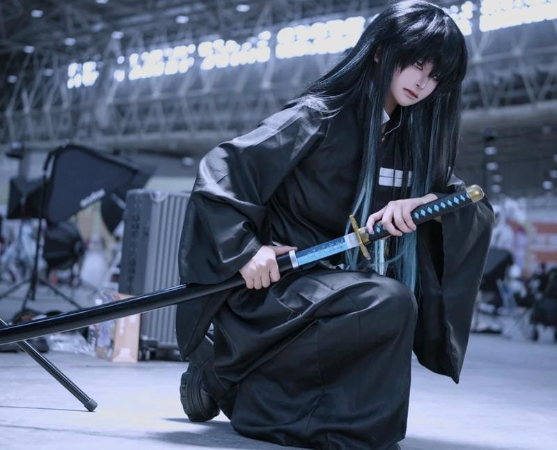 muichiro cosplay tạo ấn tượng bằng sự im lặng
