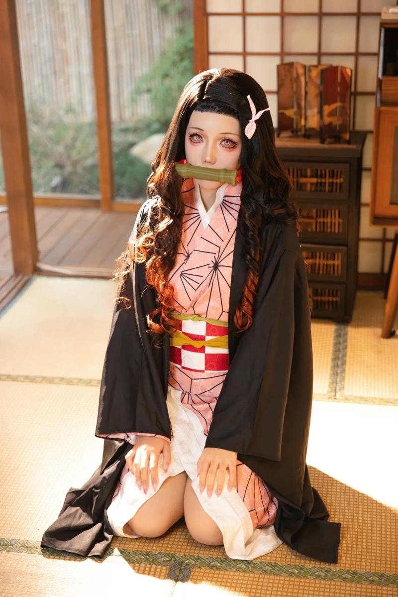 nezuko cosplay phiên bản hiện đại đầy cuốn hút