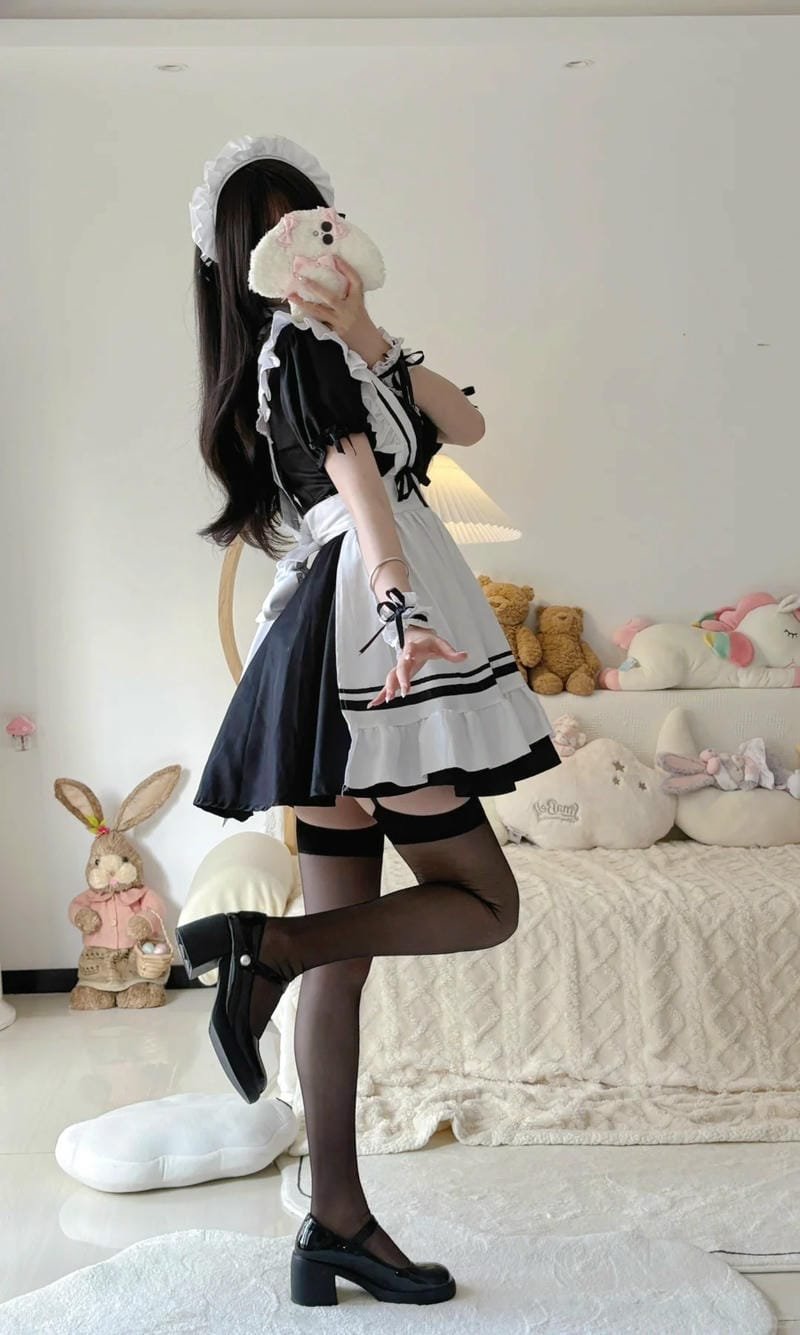 phong cách dễ thương gắn liền cosplay maid