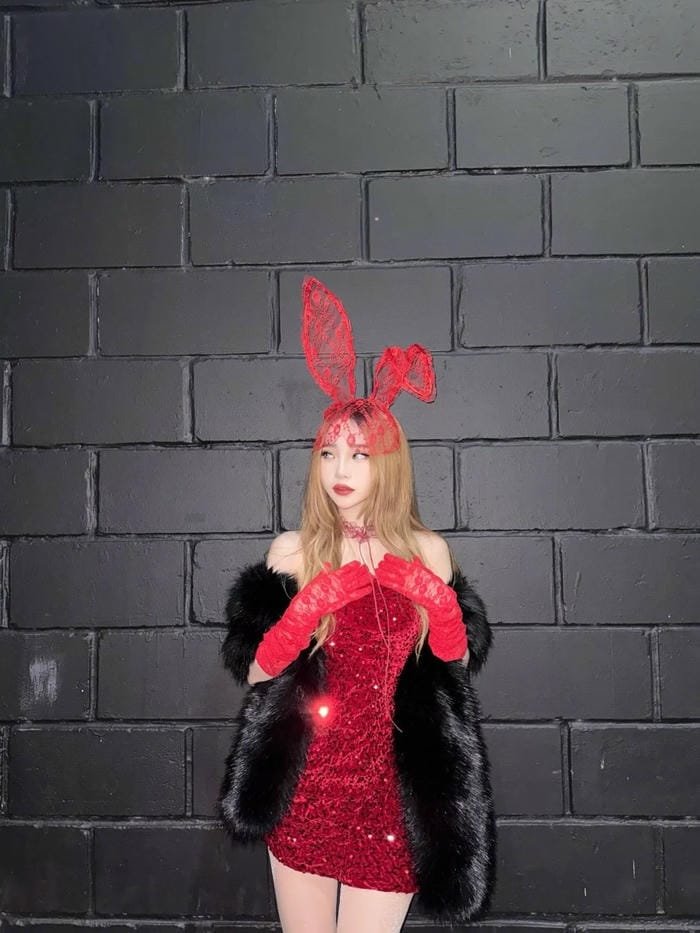 tạo dáng táo bạo thường thấy trong ảnh sexy anime cosplay