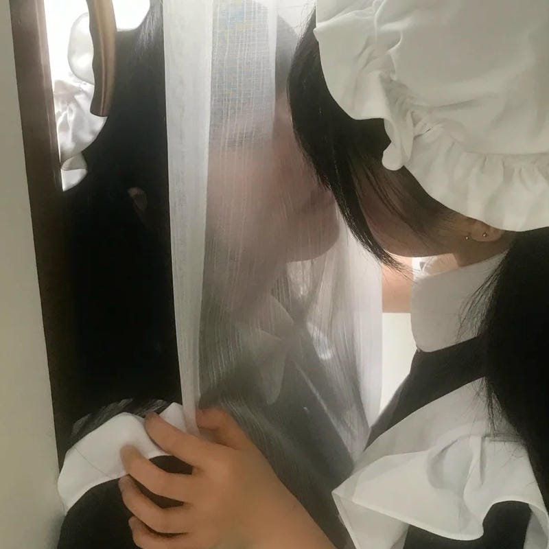 tạo hình nữ hầu trong cosplay maid