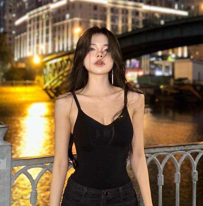 vẻ đẹp mai dora bikini sexy trong khung cảnh