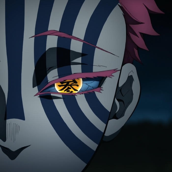 Ảnh Akaza thi triển phá hoại sát la châm mạnh mẽ