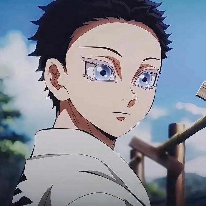 Ảnh Hakuji khi còn là con người nhìn thẳng hiền lành