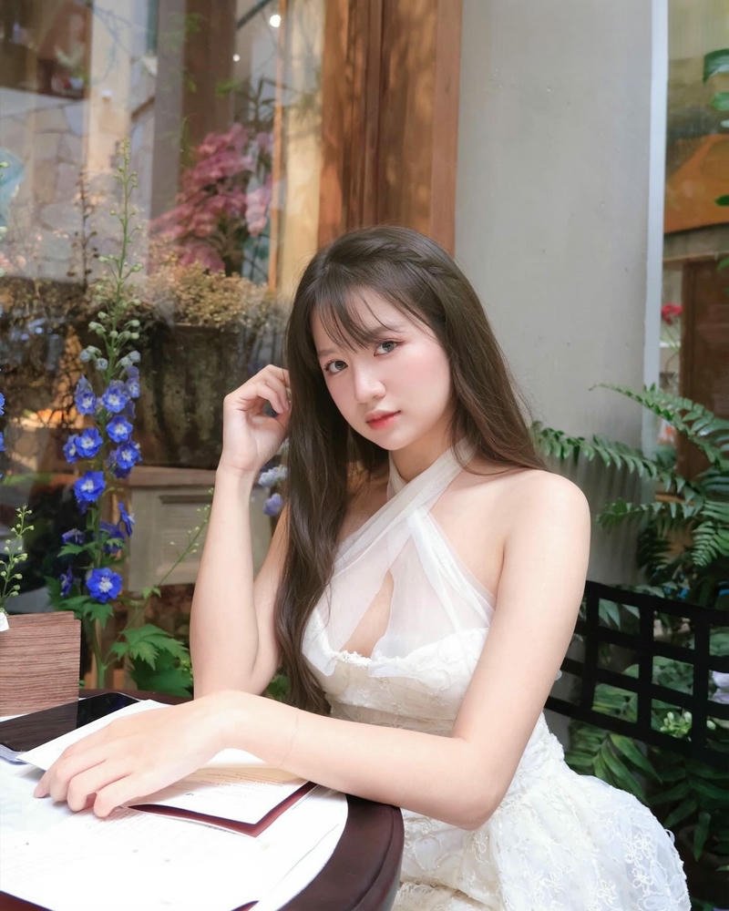 Ảnh gái ngon vòng một căng tròn đầy đặn mê hoặc ánh nhìn