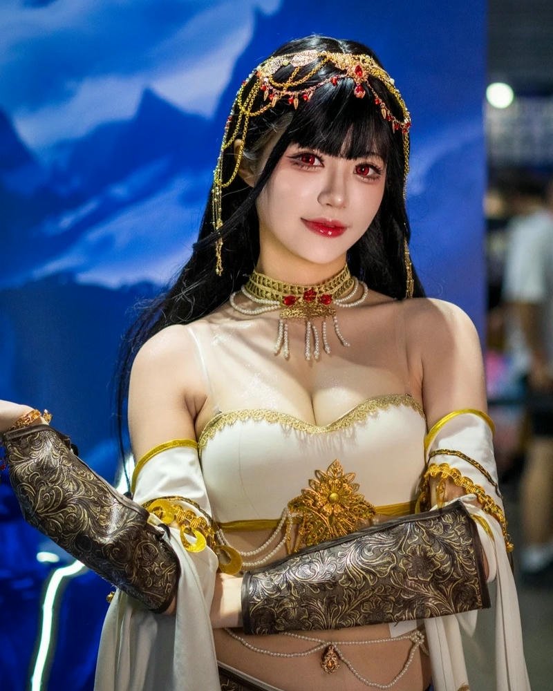 Cosplay Trung Quốc trang phục vũ nữ vàng lấp lánh