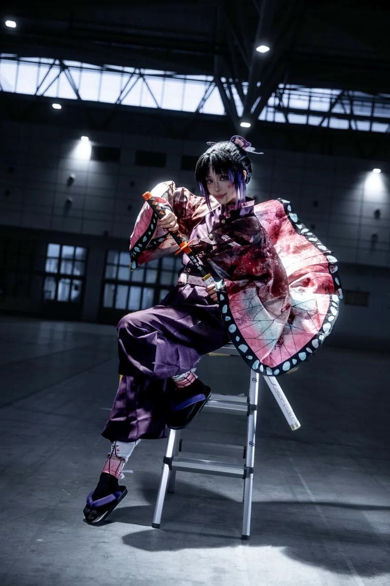 Cosplay anime thần thái lạnh lùng quyến rũ