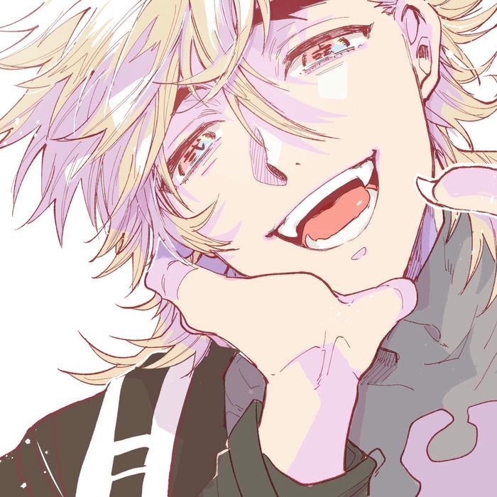 Hình ảnh Douma điển trai chống cằm cười nhẹ nhàng