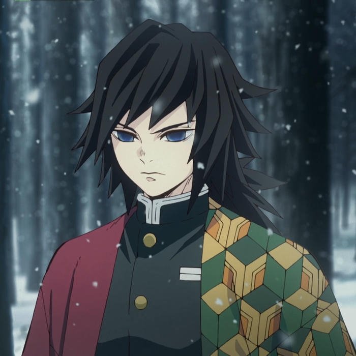 Hình ảnh Giyuu đứng thẳng với vẻ mặt nghiêm túc