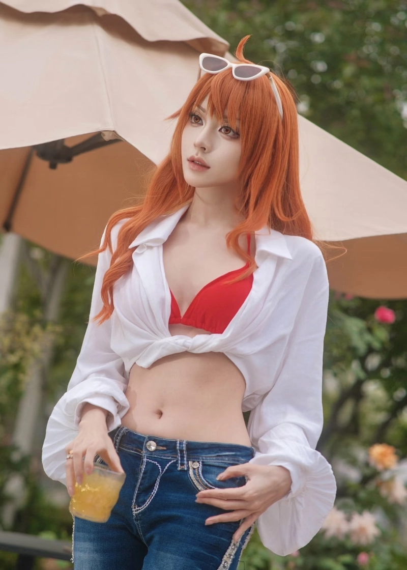 Hình cosplay Nami cùng nụ cười tự tin đầy cuốn mắt