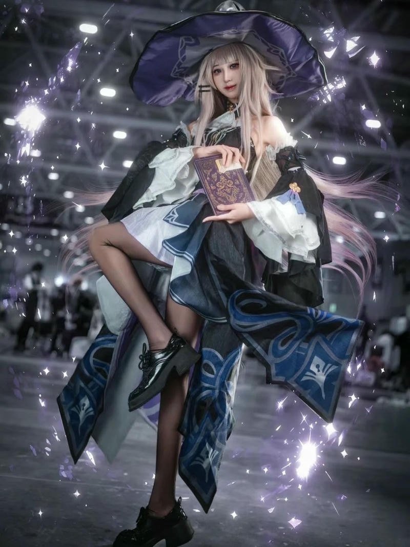 Hóa trang Trung Quốc váy đen lấp lánh hiệu ứng đẹp