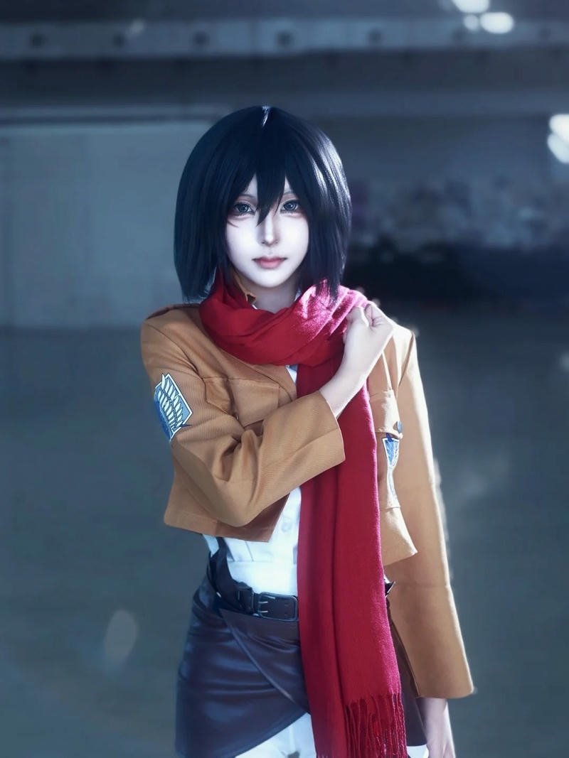 Mikasa Cosplay đồng phục đứng góc dưới lên