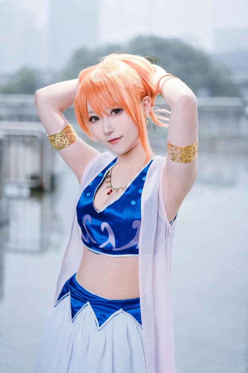 Nami cosplay phong cách hải tặc năng động