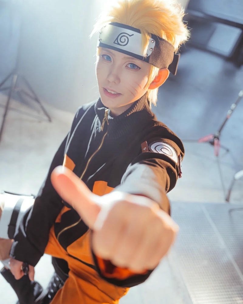 Naruto Shippuden đấm mạnh tay về phía trước