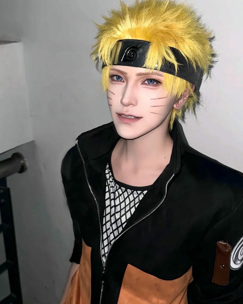 Naruto Uzumaki cận mặt mỉm cười thân thiện