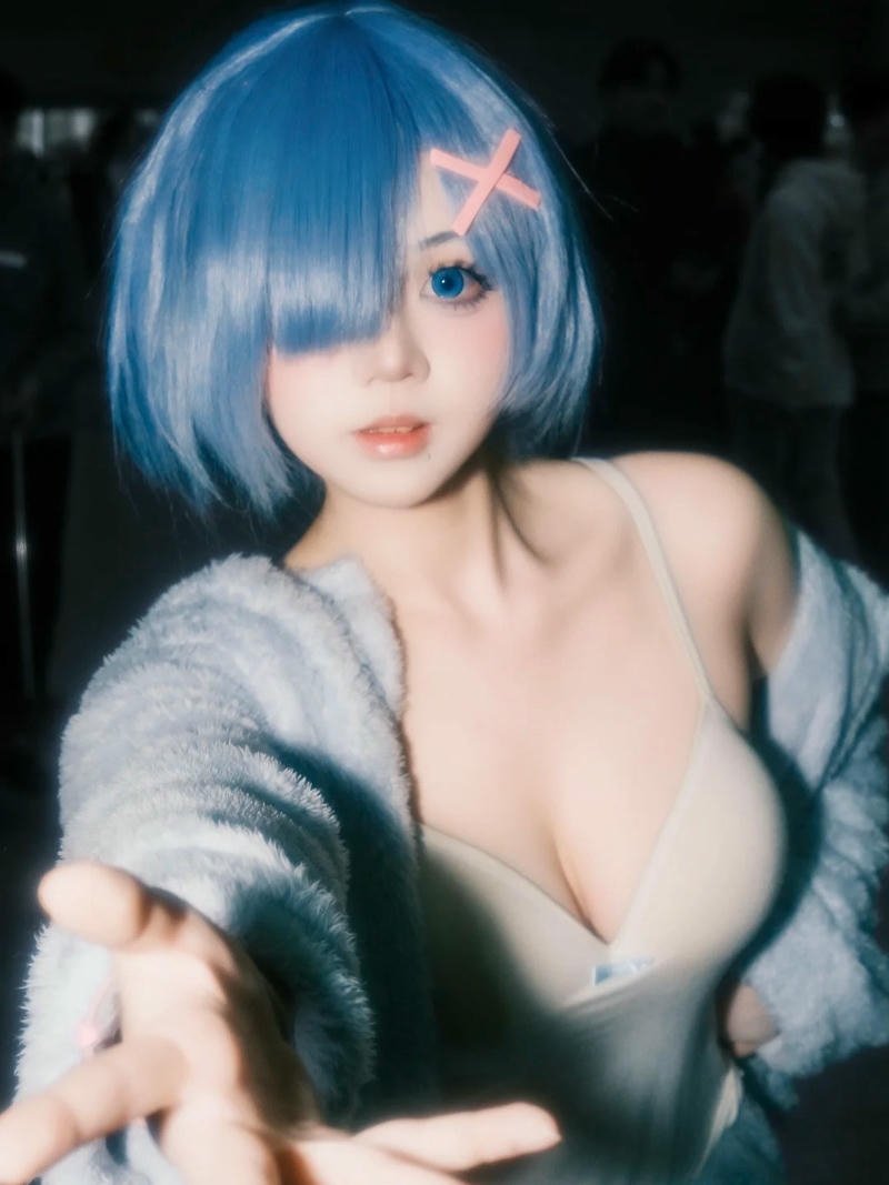 Rem cosplay cute quấn khăn tắm gợi cảm quyến rũ