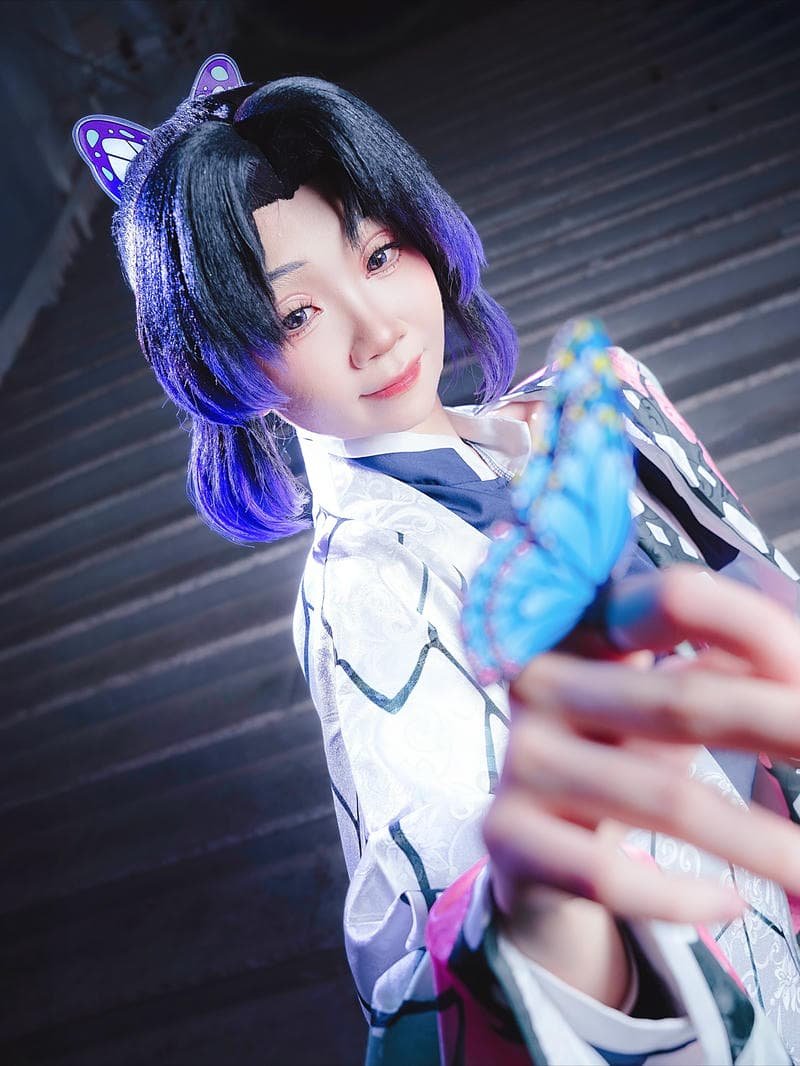 Shinobu cosplay cận cảnh khuôn mặt xinh