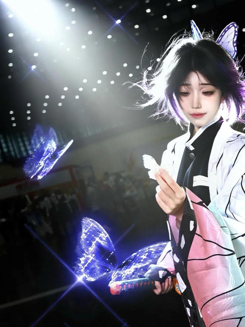 Thần thái lạnh lùng Shinobu cosplay đẹp