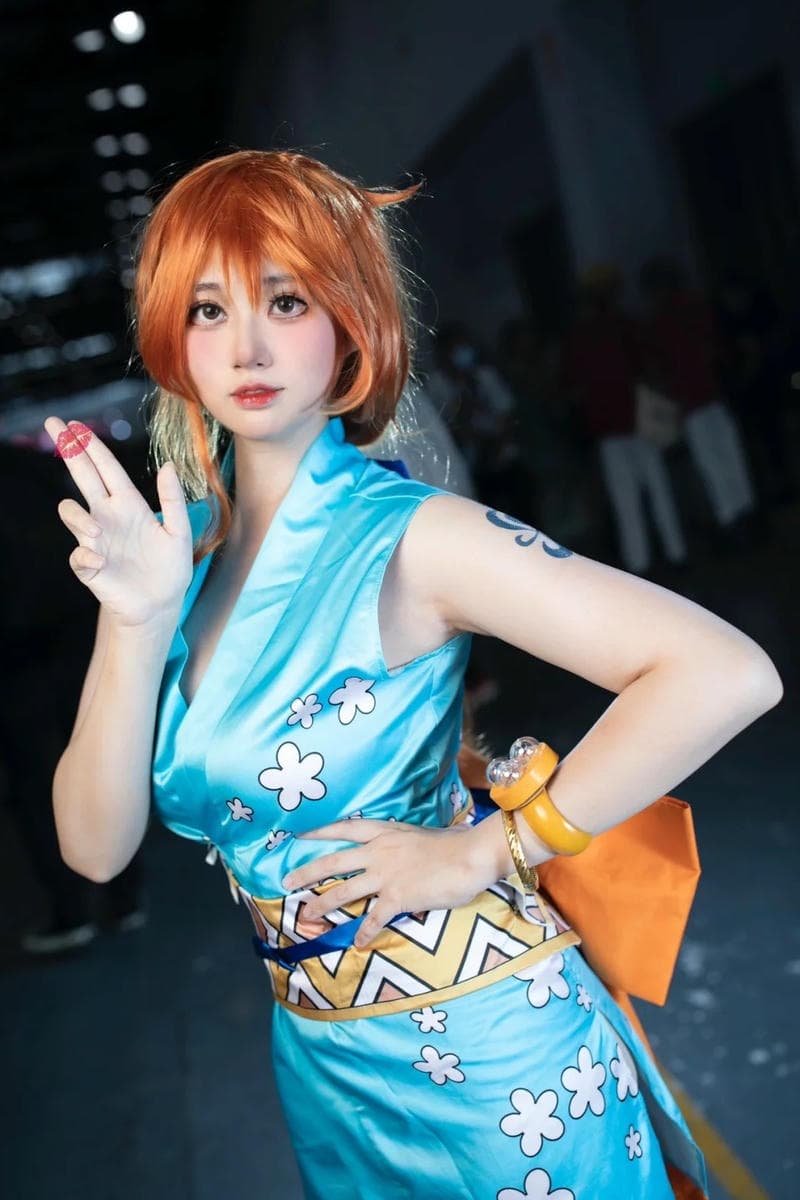 Tóc cam cosplay Nami nổi bật anime