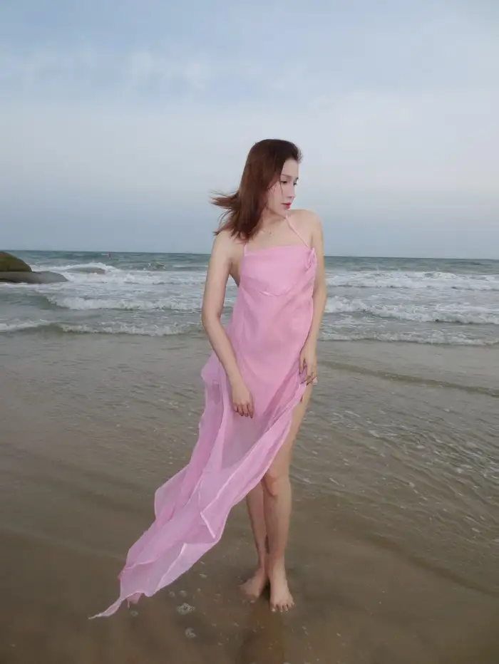 ảnh Khả Như Bikini khoe dáng