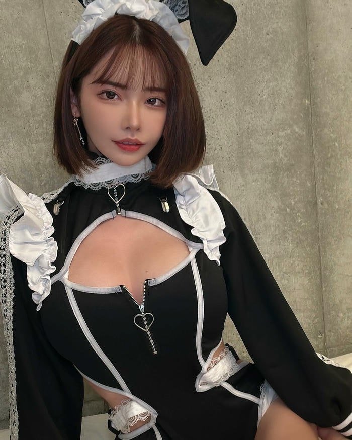 ảnh eimi fukada bikini sexy phong thái thư giãn