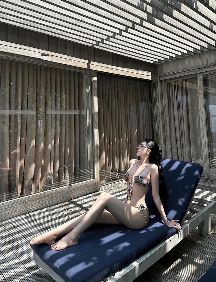 ảnh gái xinh bikini cảm giác trong trẻo