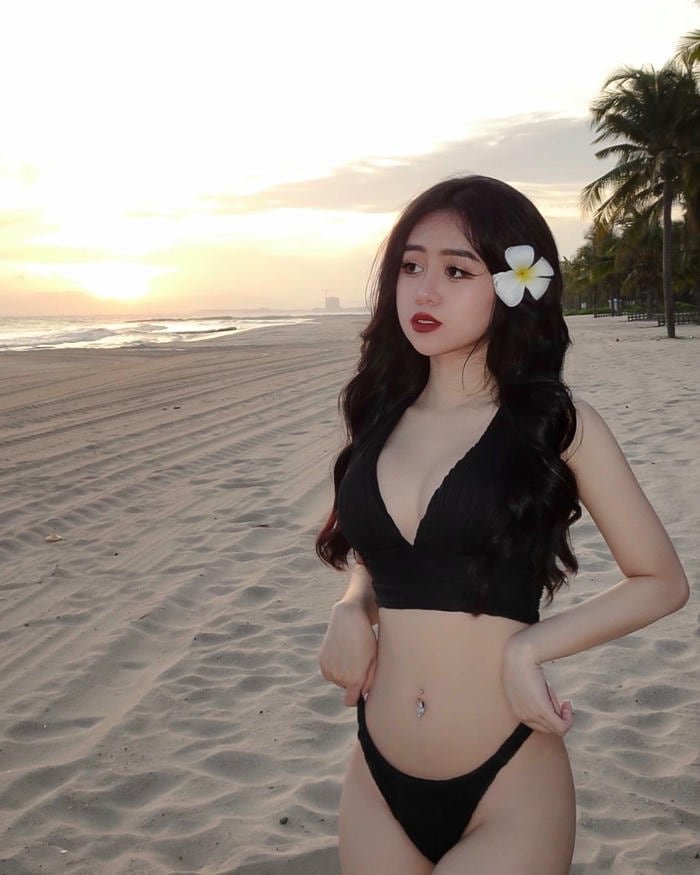 ảnh lê kim loan bikini khí chất nổi bật