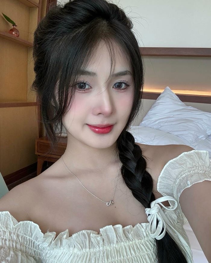 ảnh thời trang biển quỳnh alee bikini