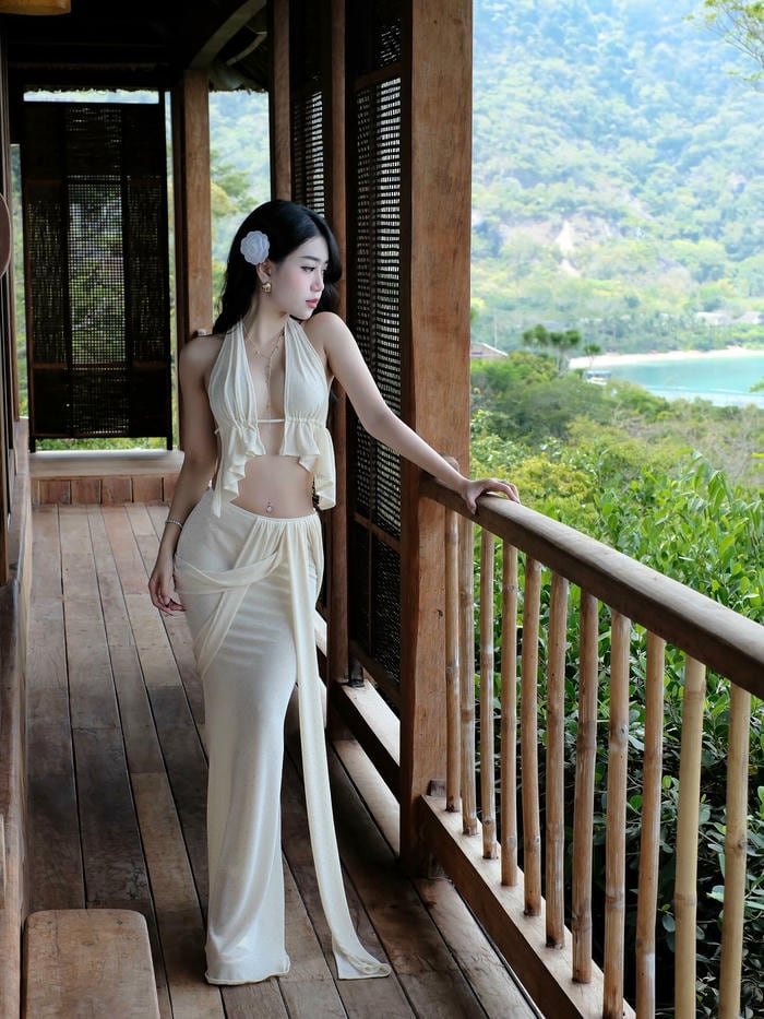 góc nhìn dễ mê lê kim loan bikini