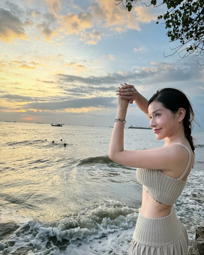 hình ảnh du lịch đời thường của khả như bikini