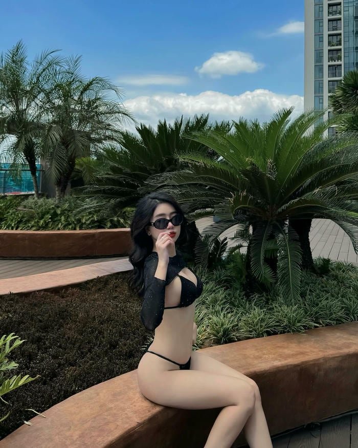 lê kim loan bikini ánh sáng tôn dáng